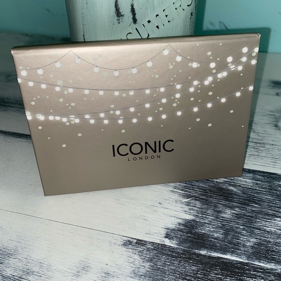 Iconic London Blaze Chaser Face Palette - Picture 4 of 5